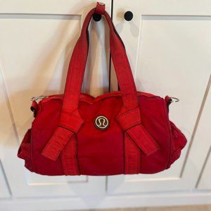 lululemon duffel bag